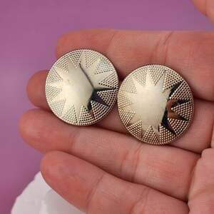 Silver Tone Round Disc Stud Earrings Starburst Textured Retro Statement Pair